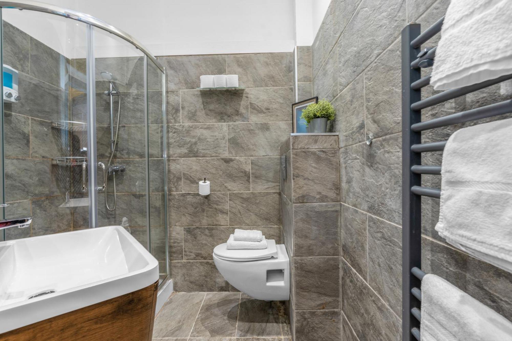 Cosy Modern City Centre Flat Edinburgh Exterior photo
