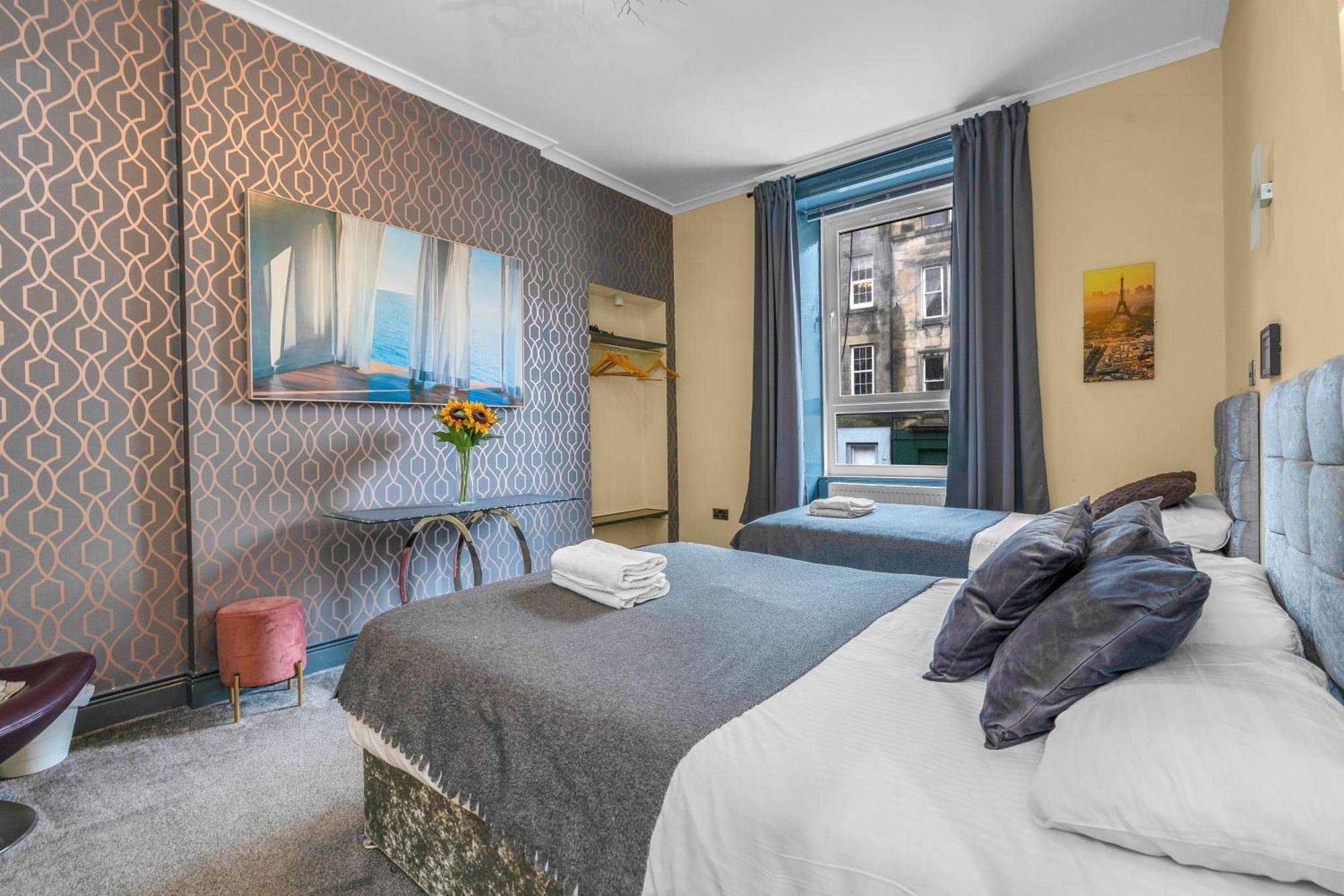 Cosy Modern City Centre Flat Edinburgh Exterior photo
