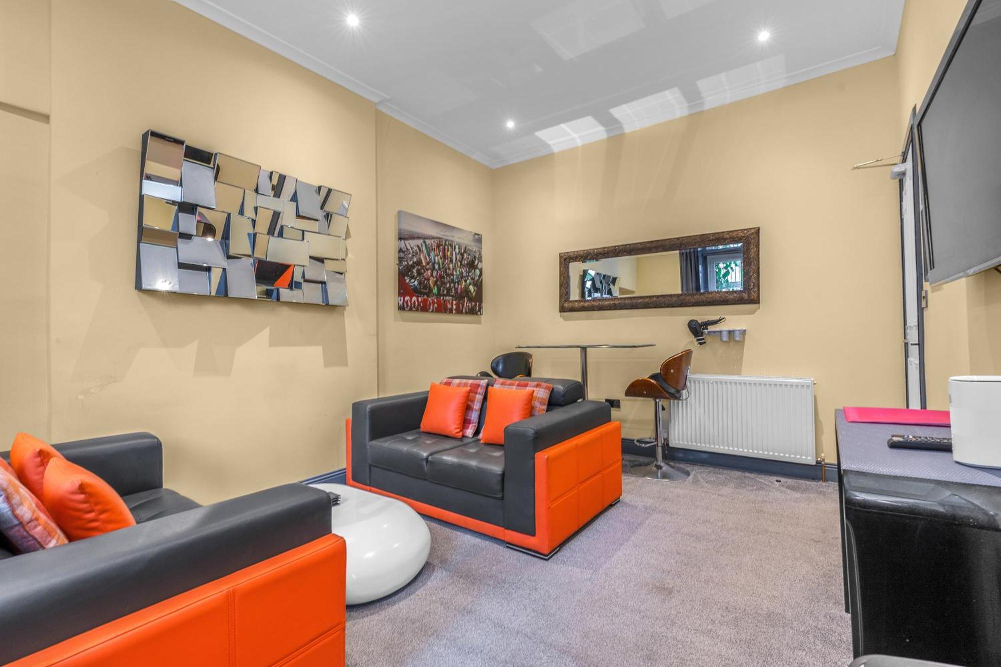 Cosy Modern City Centre Flat Edinburgh Exterior photo